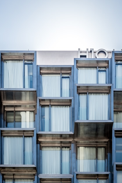 How to Choose the Right Hotel Location